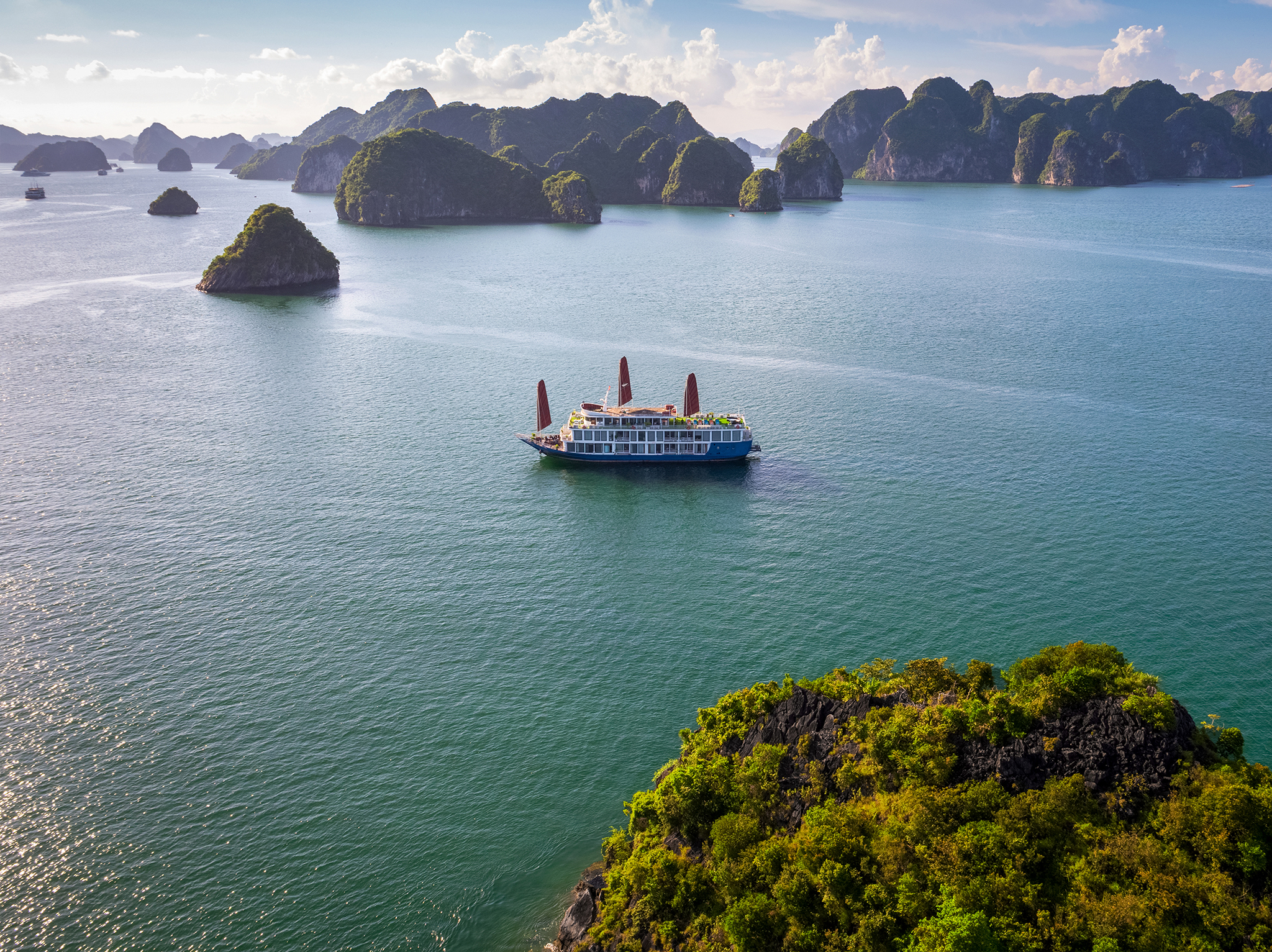 Lan Ha Lotus Cruise - Offical Site - Halong Bay - Lan Ha Bay 